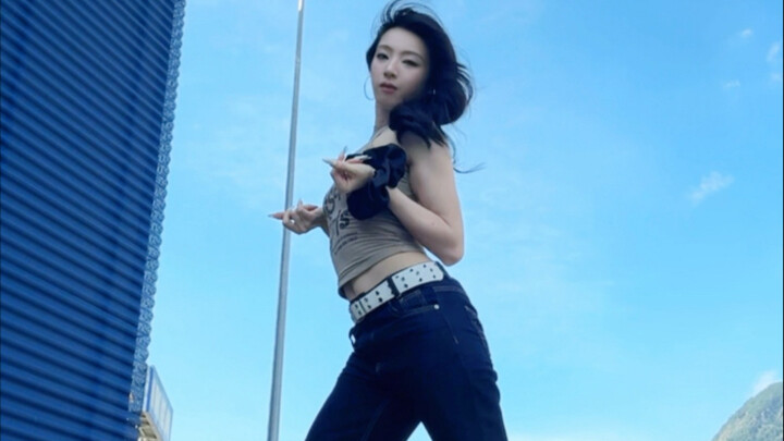 [Mokey Choreography] MINISKIRT – AOA | I’m declaring this the sexiest mom dance of the year!! Such a