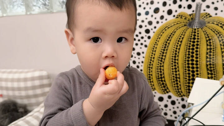 Pencuri camilan ini cukup sopan kok!