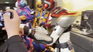 Kamen Rider Levis, be envious! Be jealous!