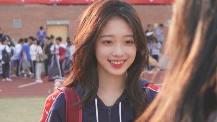 “ปรากฎว่ามีคนที่สามารถยิ้มได้เหมือนดอกไม้จริงๆ”