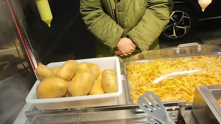 يا رجل، أنا فعلاً ما بحاجة لجولات ترويجية للمحلات، وبتفوّق في هذا الموضوع!