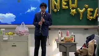 Chiếc kèn clarinet chơi "chỉ khẩu súng trường của tôi" trong bữa tiệc của lớp... [SC13007-Jinzhong, 