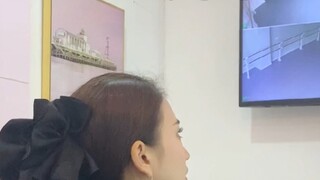 Apa yang harus dilakukan seorang guru tari ketika bertemu dengan orang tua seperti itu?