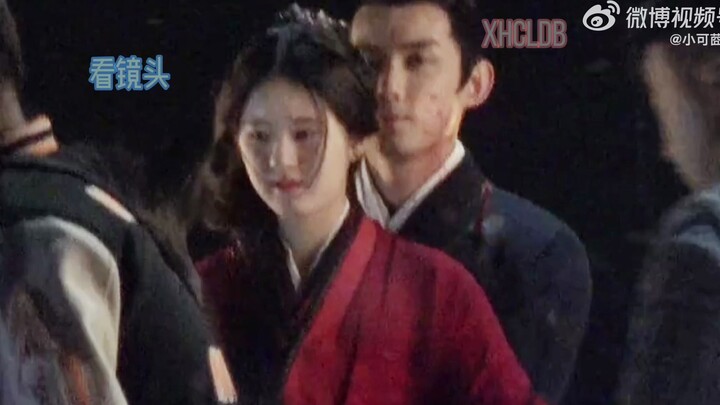 【รีพอร์ตกองถ่าย ‘ดาวดาราฟ้า’ ของอู๋เหล่ย-จ้าวลู่ซือ】ช็อตจุ๊บหน้าชัดๆ หวานมาก! แนบชิดกับภรรยาสุดเลิฟ!