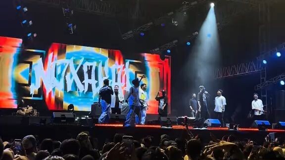 Se enak ini lagu SINARENGAN VERSI  AKA bersama   OFFICIAL  CAKNAN