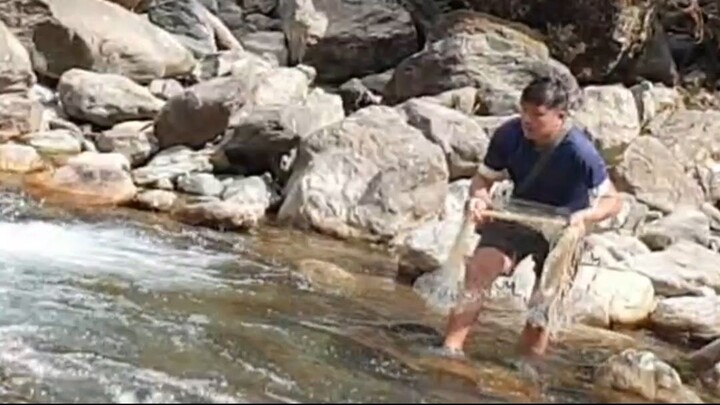 cast net fishing in Nepal | himalayan trout fishing |