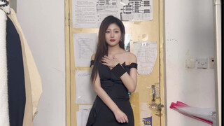 นึกว่าในหอพักไม่มีใคร ทันใดนั้นประตูห้องน้ำก็เปิด เขินตายเลย