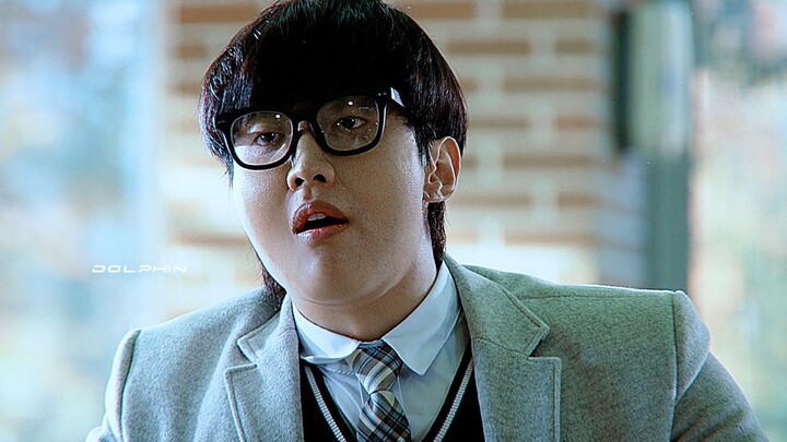 When the gang boss swaps souls with a high school student, he turns out to be so cool! As expected, 