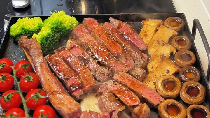 Makan pagi akhir pekan apa ya | Waktu makan berdua di rumah: menu sarapan hari ini: steak jamur king