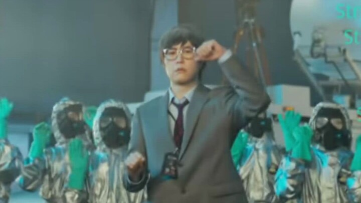 【Mayday】Come watch lead singer Ashin perform the sign language dance!