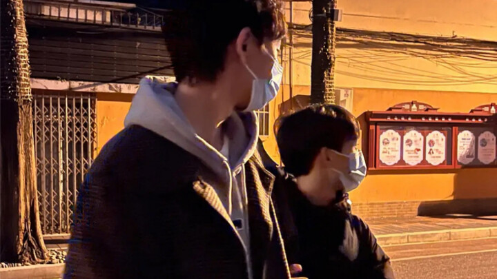 มาดูความต่างส่วนสูงสุดน่ารักของหนุ่มตัวเล็กสูง 193 กับหนุ่มตัวเล็กสูง 170 กัน!