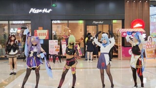 在必胜客门口跳《潇洒不是摆烂》