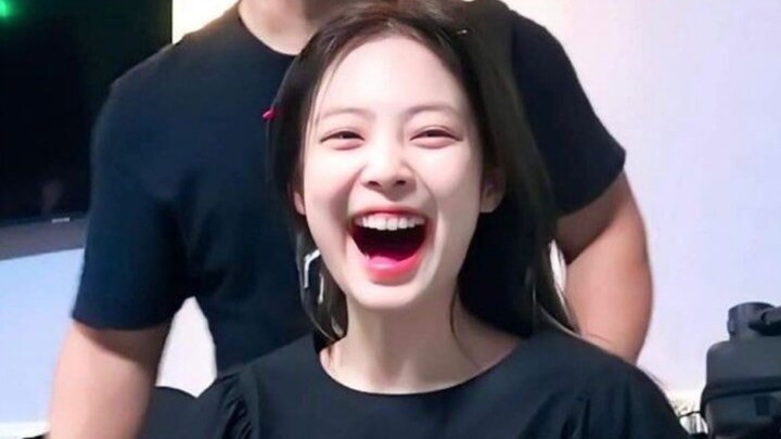 【JENNIE】Such a Healing, Happy Jen! 2 Minutes of Pure Happiness—So Precious.
