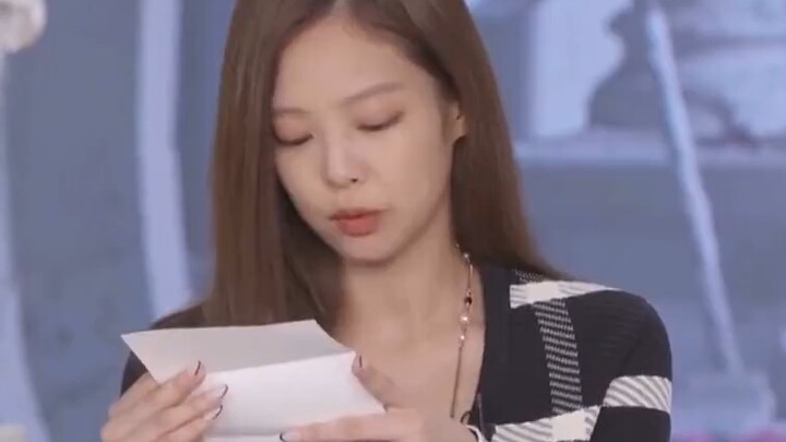 【JENNIE】Nini membaca surat seperti sedang rap, kecepatan bicaranya tuh!