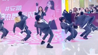 [Exo] Sự hỗ trợ bùng nổ! Phiên bản toàn nữ của roadshow Growl (Growl) phiên bản 11 người, ai theo dõ