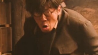 The returning expert was chased by the enemy, and the accompanying guards made a few moves to give h