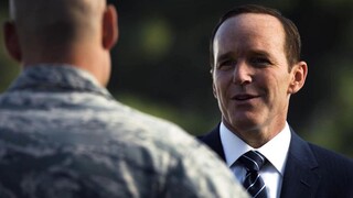 The FBI ridiculed S.H.I.E.L.D. as a poor man, and the moment the stealth fighter appeared, the whole