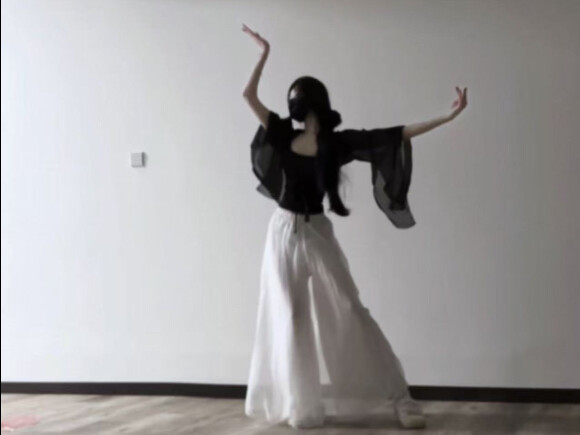 Ju Jingyi's "Falling" 3-minute full version