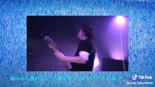 kingslayer live performance in Tokyo babymetal and bring me the horizon