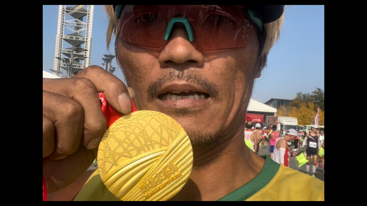 Maraton Beijing bubar, sangat berat—start pistol 3:05, waktu bersih 3:03.