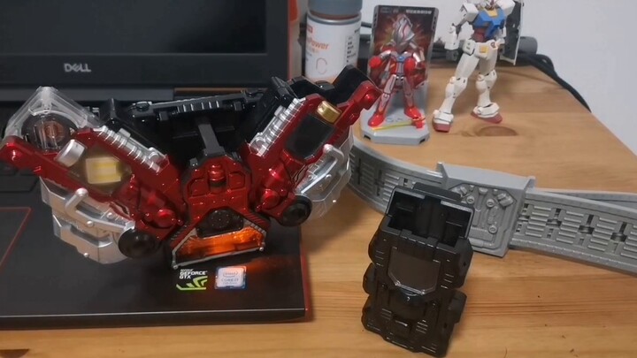 There is buoyancy to quit the pit - Kamen Rider W driver and four memories