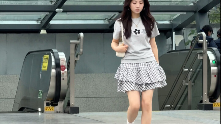 เมื่อคุณคิดว่าตัวเองแต่งตัวได้ฟีลสาวน้อยสดใส (มุมมองคนเดินผ่าน)