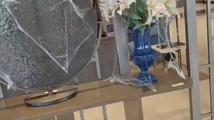 人生…只有今世，沒有來世。        人生的每一分每一秒，    都是那麼的彌足珍貴。