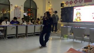 元旦晚会上跳田柾国的seven和standingnexttoyou