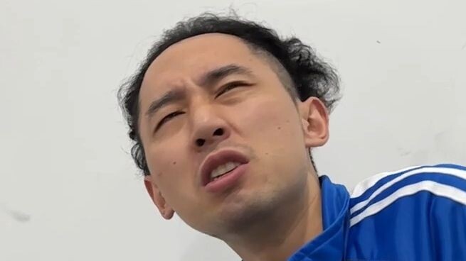 "Main yang sungguhan atau main-main?"