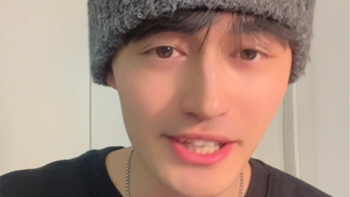 Phiên bản đầy đủ tiếng Anh chỉ vì bạn quá đẹp