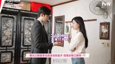 眼泪女王 未公开花絮他俩是怎么做到化学反应这么甜的啊,海仁坐在床上看着贤佑忘记说台词,贤佑看到海仁偷戴戒指想把戒指放在抽屉里,可是抽屉打不开