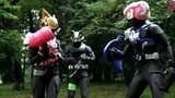 Bentuk zombie Kamen Rider Geats dan bentuk Panda Rider Magnum