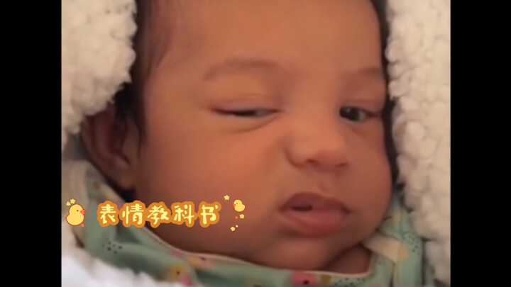 Ánh mắt đầy vẻ chán ghét…