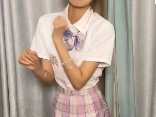 رقصة كارتشو الفيتنامية - رقصة هرس الثوم المطولة - بواسطة: لا أحب الأكل