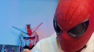 Berhentilah berpura-pura, aku menunjukkan kartuku, akulah cahayanya