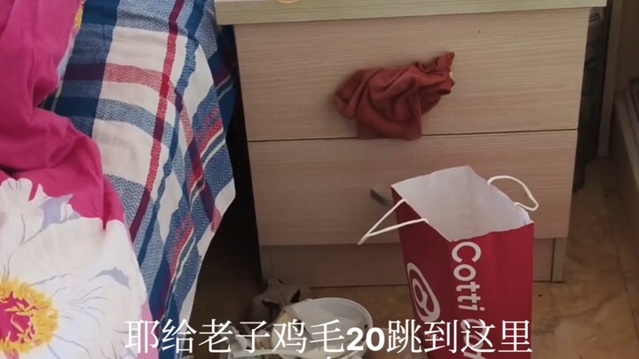 Con gái thật nghịch ngợm