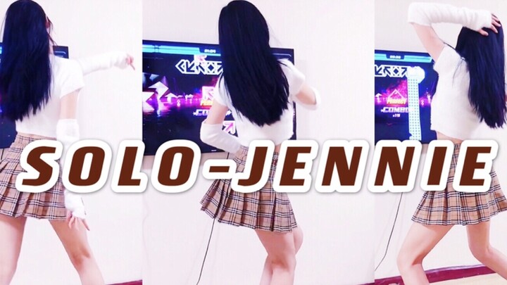 【SOLO】Single cover JENNIE yang menampilkan tarian solo ibu dan janin di atas matras dansa