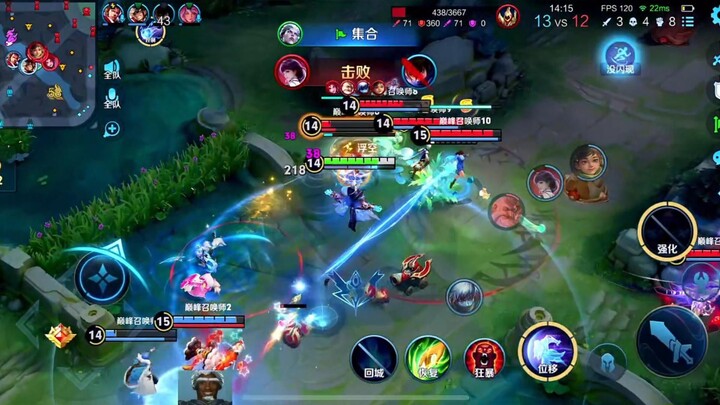 كل واحد من حراس بوابات السجن التسعة عضوٌ من الوزن الثقيل!