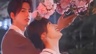 What a romantic scene! Suddenly I felt like "She is not my flower, I just happened to see her bloomi