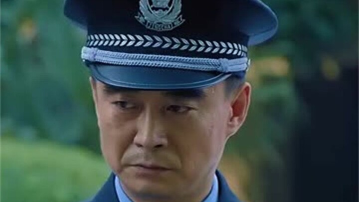 Sixty-year-old man taken away; public security bureau chief shows off but quickly backs down.