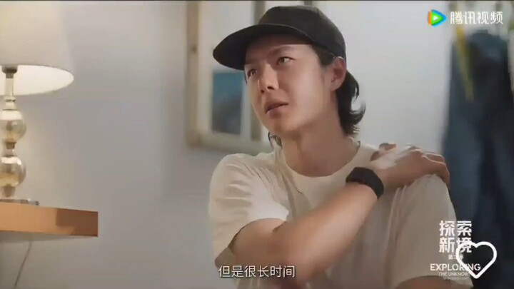 Wang Yibo went to see a chiropractic