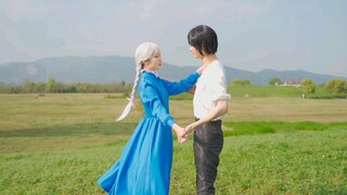 [Lâu đài di động của Howl] Điệu Waltz trên cỏ "Lời hứa của thế giới" Hal Sophie cos