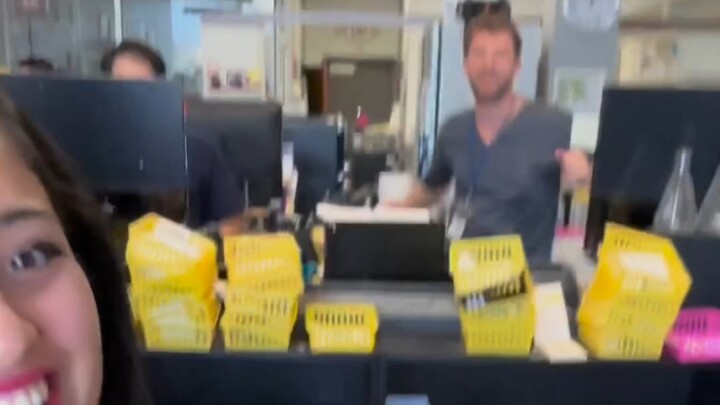 Powerful King's Poisoned Fans!