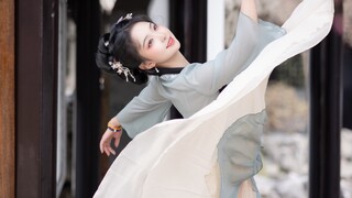 [Xiaodongli | Vertical Screen | Listening to the Rain at Night in a Small Building Outside the Mount