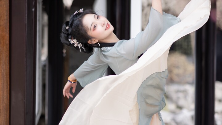 【شياو دونغ لي｜شاشة عمودية｜الاستماع إلى المطر في الليل بجانب شرفة صغيرة خارج الجبل】"في هذه الحياة الس