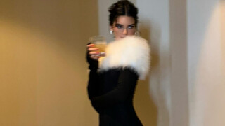 Mạnh mẽ★ (Hàng triệu lượt xem trên YouTube) Cả thế giới đang nhìn tôi★ Độ nổi tiếng và sự quan tâm c