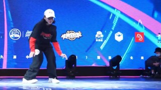 “เธอดูเหมือนจะเต้นเพลงนี้ได้อย่างโรแมนติกจริงๆ” - ซีเจียฉี ผู้เข้ารอบรองชนะเลิศการแข่งขันฟรีสไตล์ในร