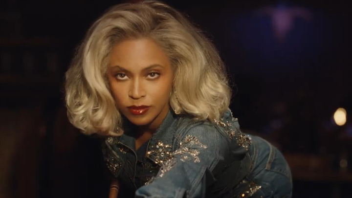 Quảng cáo mới nhất của Beyoncé x Levi's tái hiện quảng cáo kinh điển thập niên 90