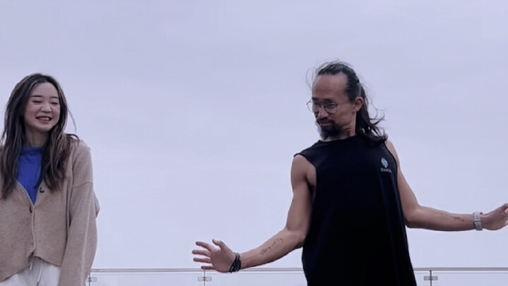 浅跳一下很快乐祝大家周末愉快！！！