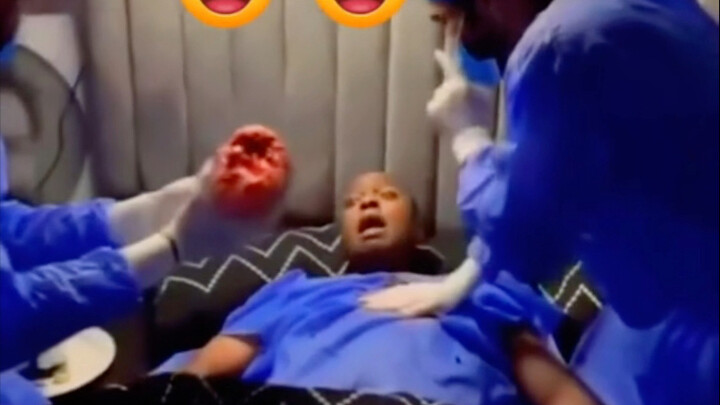 Swordman TV đã lừa dối một người bạn và khiến trái tim anh ấy tan vỡ khi anh ấy đang ngủ